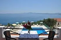 Appartement Yannis Servos *