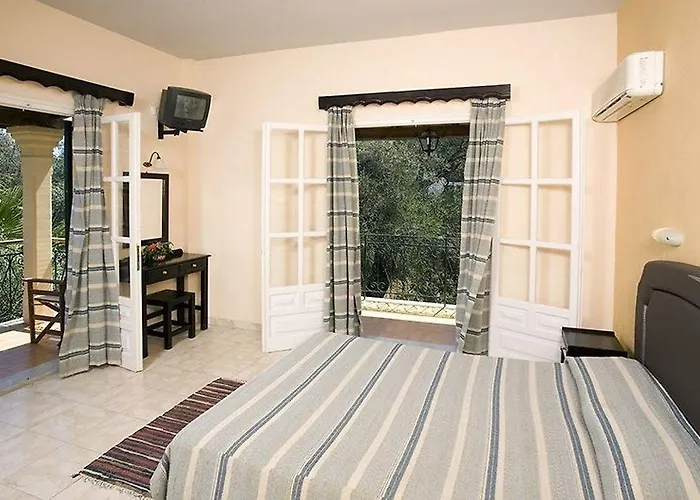 Yiannis Hotel *